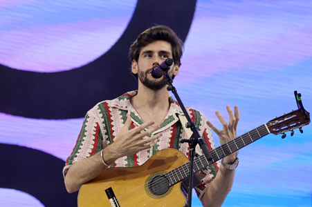 Konzert von Álvaro Soler beim Demokratiefest zu 75 Jahren Grundgesetz in Berlin