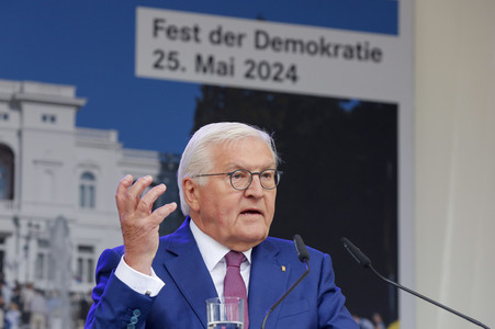 Tag der offenen Tür in der Villa Hammerschmidt und 'Fest der Demokratie' in Bonn