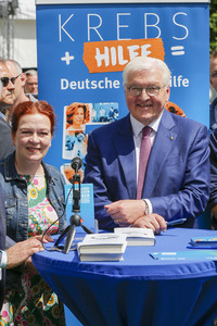 Tag der offenen Tür in der Villa Hammerschmidt und dem 'Fest der Demokratie' zu 75 Jahren Grundgesetz in Bonn