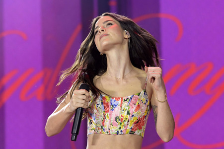 Abschlussveranstaltung beim Demokratiefest zu 75 Jahren Grundgesetz in Berlin