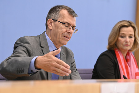 Bundespressekonferenz Report Globale Flucht 2024 in Berlin