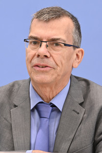 Bundespressekonferenz Report Globale Flucht 2024 in Berlin