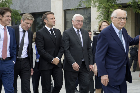 Kranzniederlegung am Denkmal für die ermordeten Juden Europas in Berlin