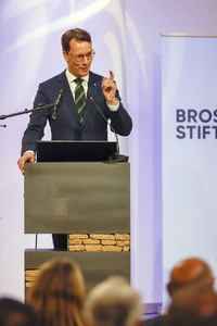 Präsentation der Wanderausstellung  'Woanders ist überall'  in Essen