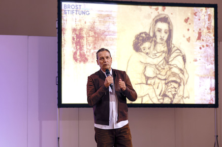 Präsentation der Wanderausstellung  'Woanders ist überall'  in Essen