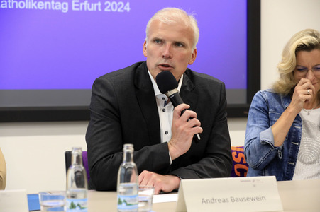 Pressekonferenz '(K)ein Friede! Warum wir für Demokratie kämpfen müssen' in Erfurt