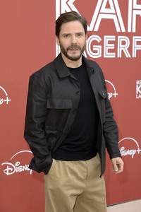 Serienpremiere 'Becoming Karl Lagerfeld' in Berlin