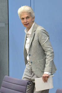 Bundespressekonferenz zum Stand der Sicherheits- und Verteidigungspolitik in Berlin