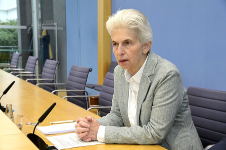 Bundespressekonferenz zum Stand der Sicherheits- und Verteidigungspolitik in Berlin