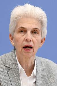 Bundespressekonferenz zum Stand der Sicherheits- und Verteidigungspolitik in Berlin