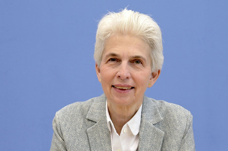 Bundespressekonferenz zum Stand der Sicherheits- und Verteidigungspolitik in Berlin