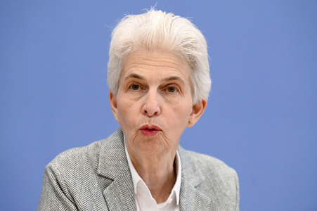 Bundespressekonferenz zum Stand der Sicherheits- und Verteidigungspolitik in Berlin