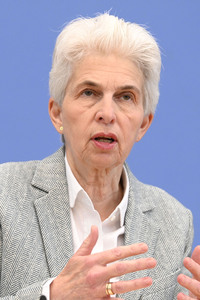 Bundespressekonferenz zum Stand der Sicherheits- und Verteidigungspolitik in Berlin