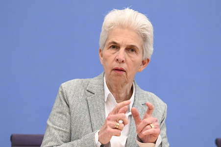 Bundespressekonferenz zum Stand der Sicherheits- und Verteidigungspolitik in Berlin