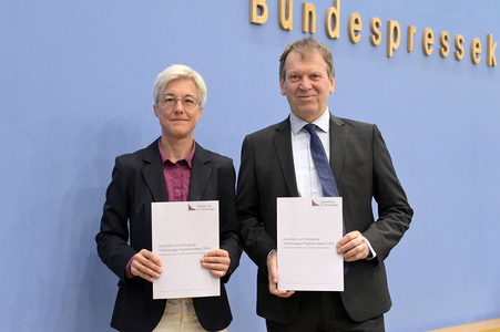Bundespressekonferenz Sondergutachten zur Prüfung der Treibhausgas-Projektionsdaten 2024 in Berlin