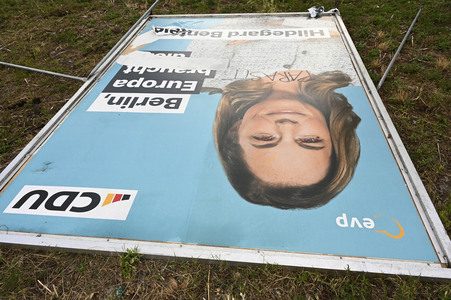 Beschädigte Wahlplakate zur Europawahl in Berlin