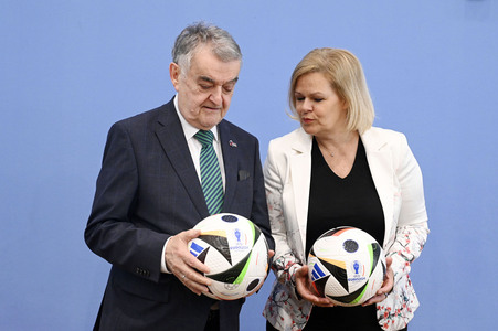 Bundespressekonferenz 10 Tage vor der EM in Berlin