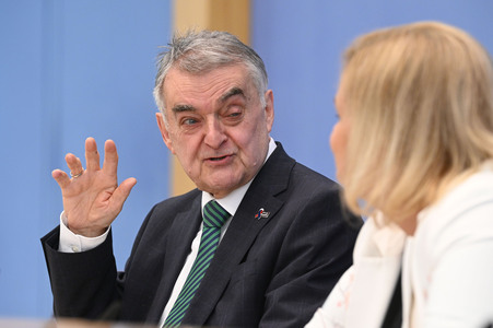 Bundespressekonferenz 10 Tage vor der EM in Berlin