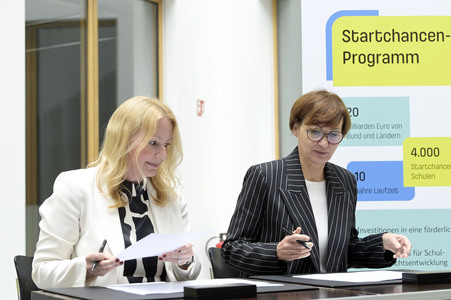 Bundespressekonferenz Unterzeichnung des Startchancen-Programms in Berlin