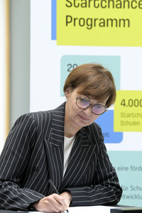 Bundespressekonferenz Unterzeichnung des Startchancen-Programms in Berlin