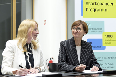 Bundespressekonferenz Unterzeichnung des Startchancen-Programms in Berlin