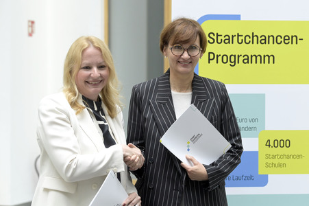 Bundespressekonferenz Unterzeichnung des Startchancen-Programms in Berlin