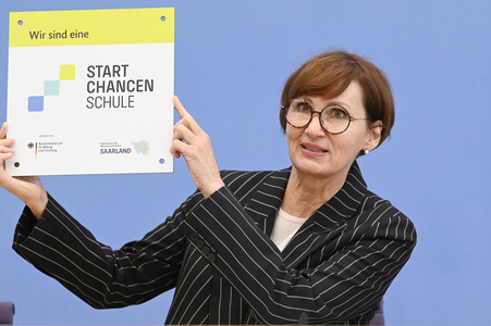 Bundespressekonferenz Unterzeichnung des Startchancen-Programms in Berlin