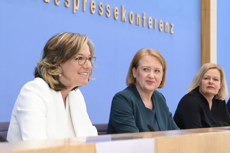 Bundespressekonferenz Bundeslagebild 'Häusliche Gewalt' in Berlin