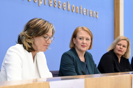 Bundespressekonferenz Bundeslagebild 'Häusliche Gewalt' in Berlin