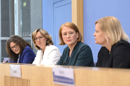 Bundespressekonferenz Bundeslagebild 'Häusliche Gewalt' in Berlin