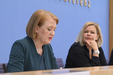 Bundespressekonferenz Bundeslagebild 'Häusliche Gewalt' in Berlin