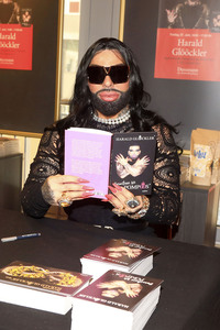 Buchvorstellung mit Harald Glööckler in Berlin