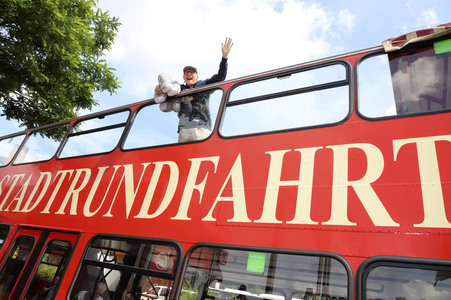 Einweihung des Ottifanten-Busses in Hamburg