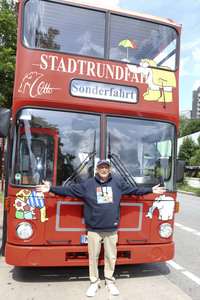 Einweihung des Ottifanten-Busses in Hamburg