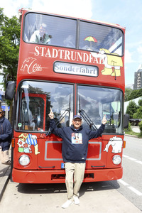 Einweihung des Ottifanten-Busses in Hamburg