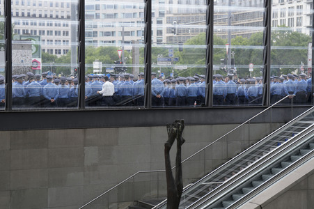 Schweigemarsch für den ermordeten Mannheimer Polizisten Rouven L. in Berlin