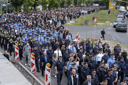 Schweigemarsch für den ermordeten Mannheimer Polizisten Rouven L. in Berlin