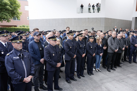 Schweigemarsch für den ermordeten Mannheimer Polizisten Rouven L. in Berlin