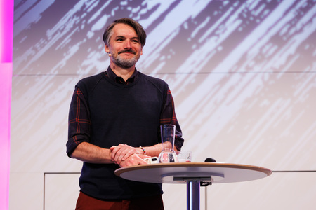 Saša Stanišić bei der lit.Cologne 2024 in Köln