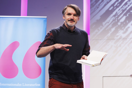 Saša Stanišić bei der lit.Cologne 2024 in Köln