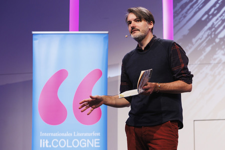 Saša Stanišić bei der lit.Cologne 2024 in Köln