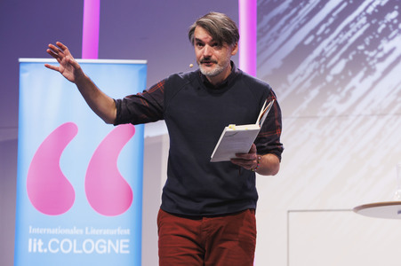 Saša Stanišić bei der lit.Cologne 2024 in Köln