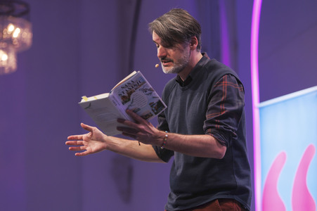 Saša Stanišić bei der lit.Cologne 2024 in Köln