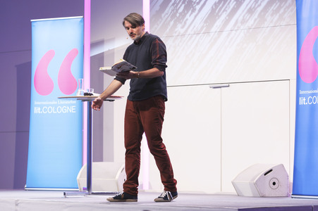 Saša Stanišić bei der lit.Cologne 2024 in Köln