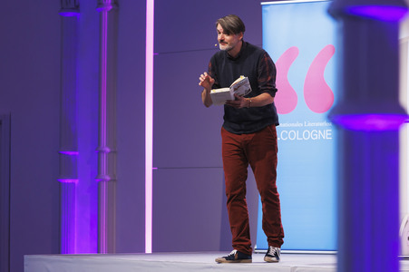 Saša Stanišić bei der lit.Cologne 2024 in Köln