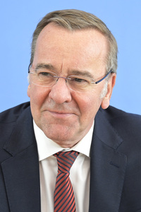 Bundespressekonferenz Neuer Wehrdienst in Berlin