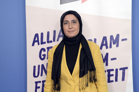 Pressekonferenz von CLAIM in Berlin