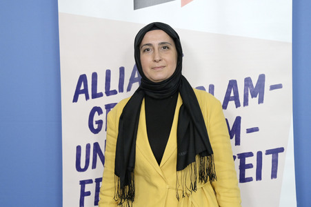 Pressekonferenz von CLAIM in Berlin