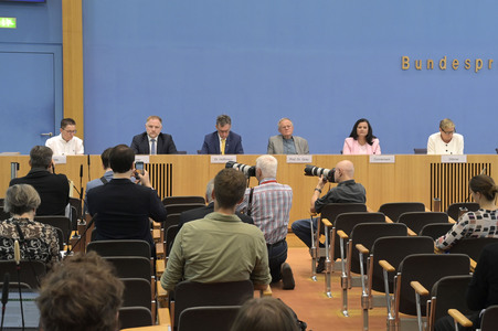 Bundespressekonferenz Einführung einer Widerspruchsregelung im Transplantationsgesetz in Berlin