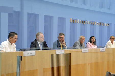 Bundespressekonferenz Einführung einer Widerspruchsregelung im Transplantationsgesetz in Berlin
